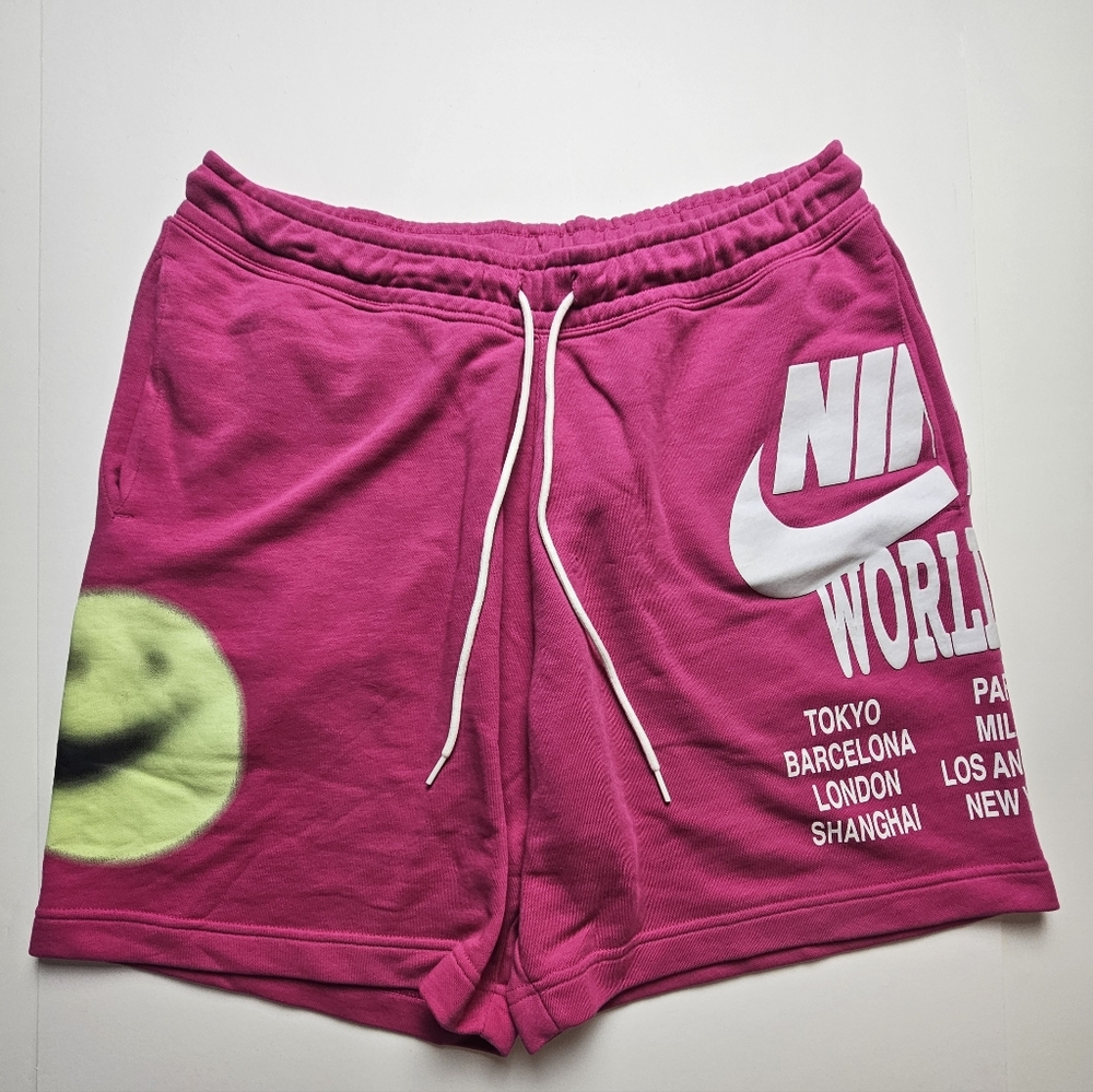 Nike Sportswear World Tour Shorts Pink Sz L